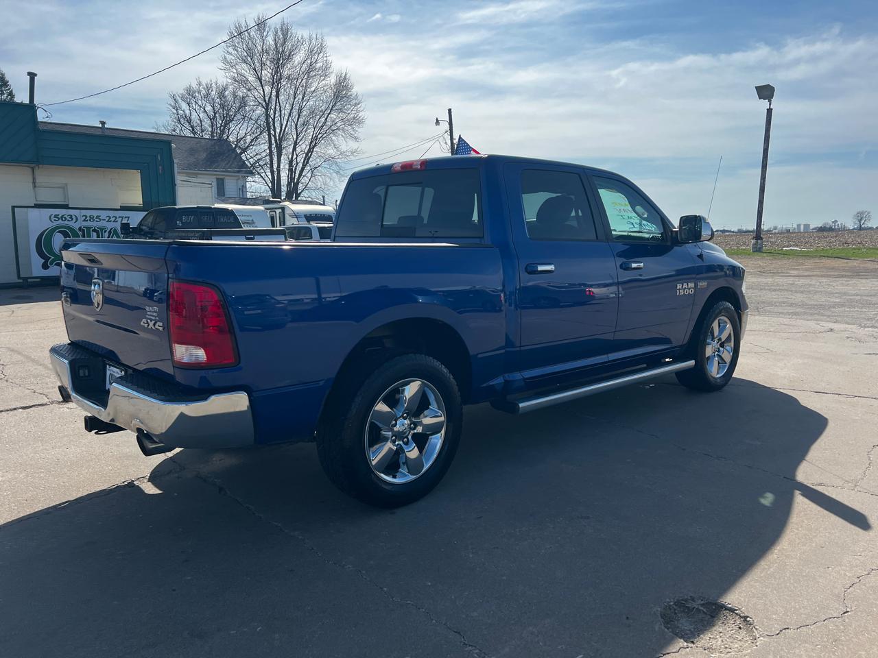 RAM 1500 4WD Crew Cab 140.5" Big Horn 2015
