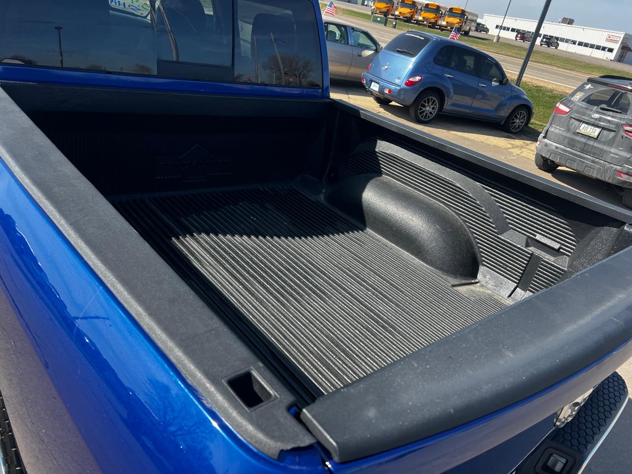 RAM 1500 4WD Crew Cab 140.5" Big Horn 2015