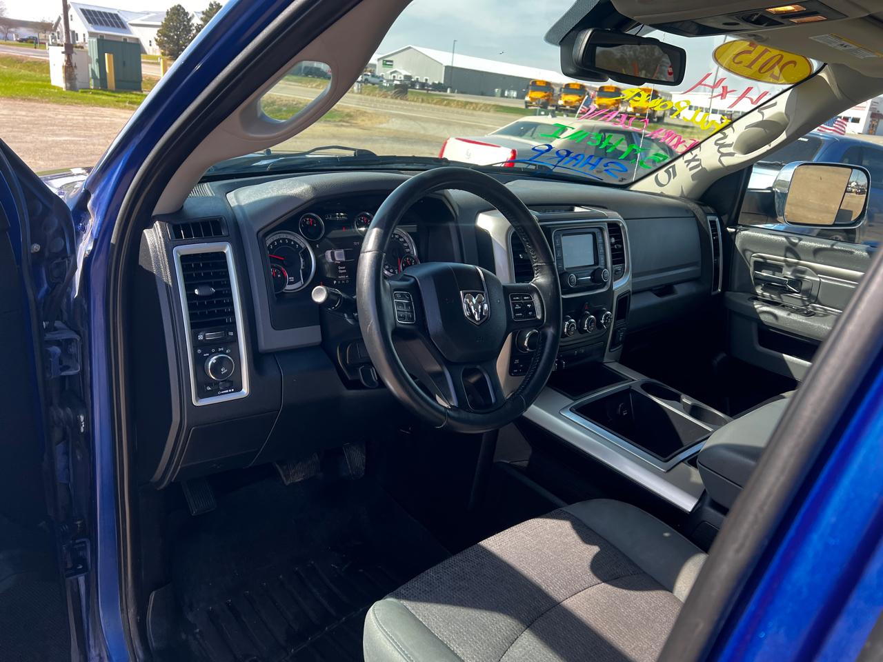 RAM 1500 4WD Crew Cab 140.5" Big Horn 2015