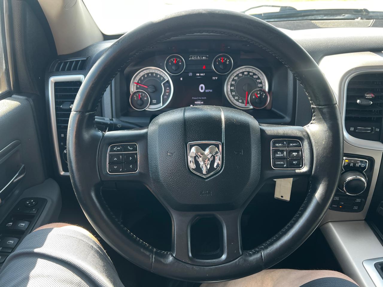 RAM 1500 4WD Crew Cab 140.5" Big Horn 2015