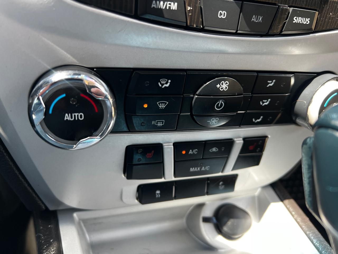 Mercury Milan 4dr Sdn Premier FWD 2010