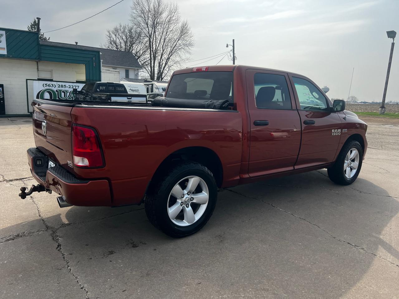 RAM 1500 2WD Crew Cab 140.5" Express 2013