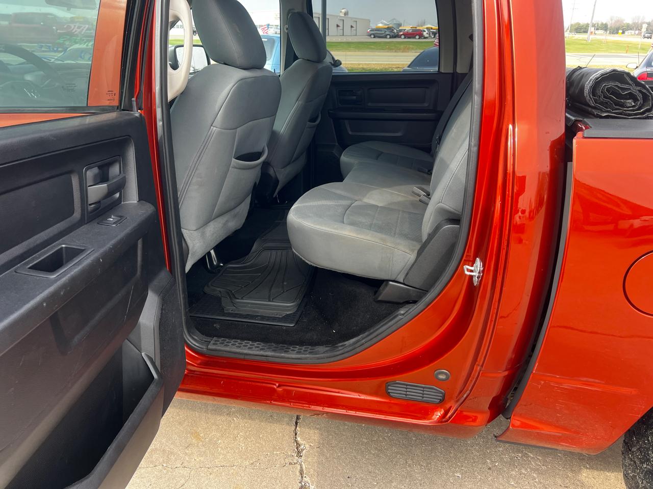 RAM 1500 2WD Crew Cab 140.5" Express 2013