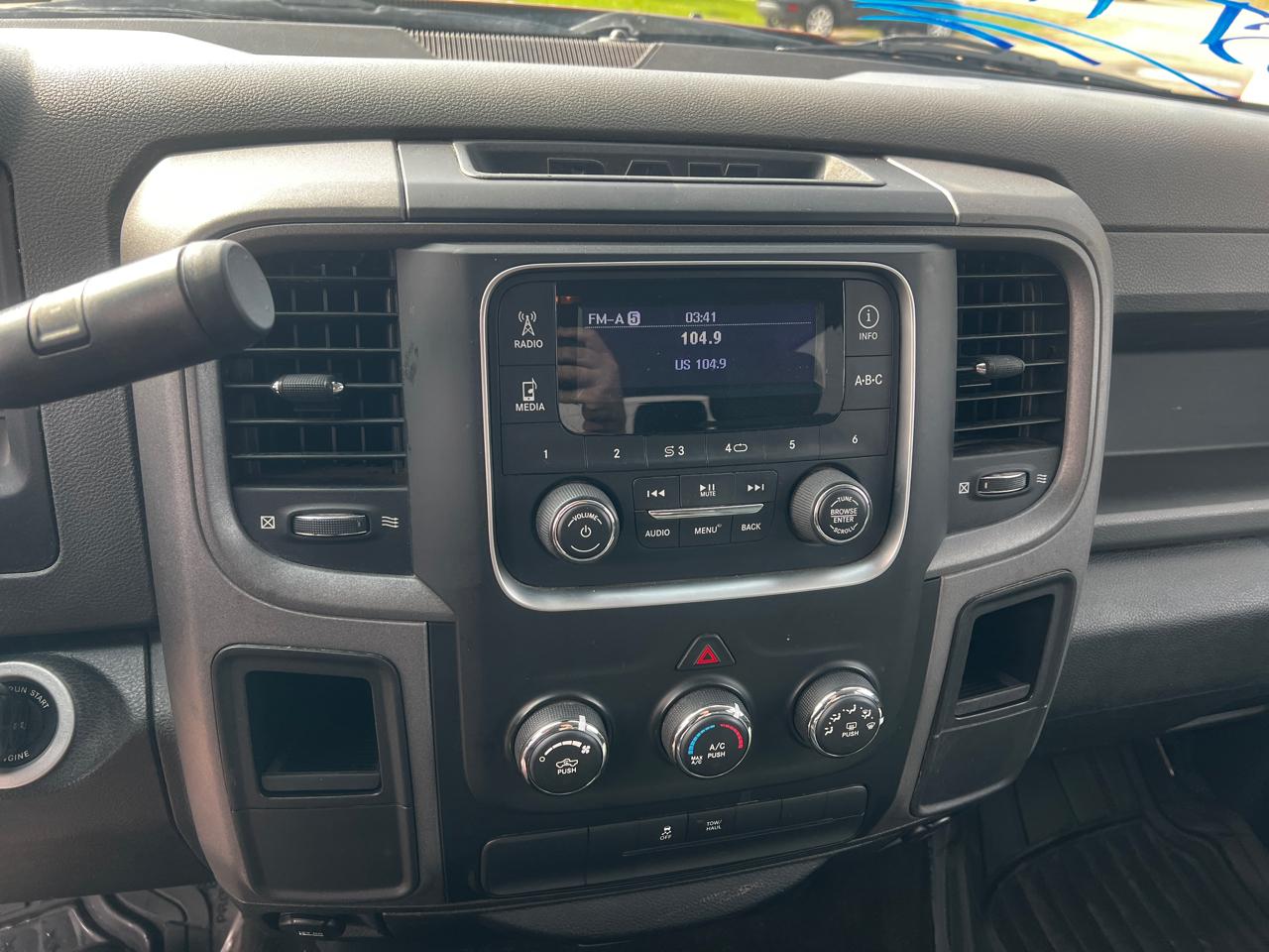 RAM 1500 2WD Crew Cab 140.5" Express 2013