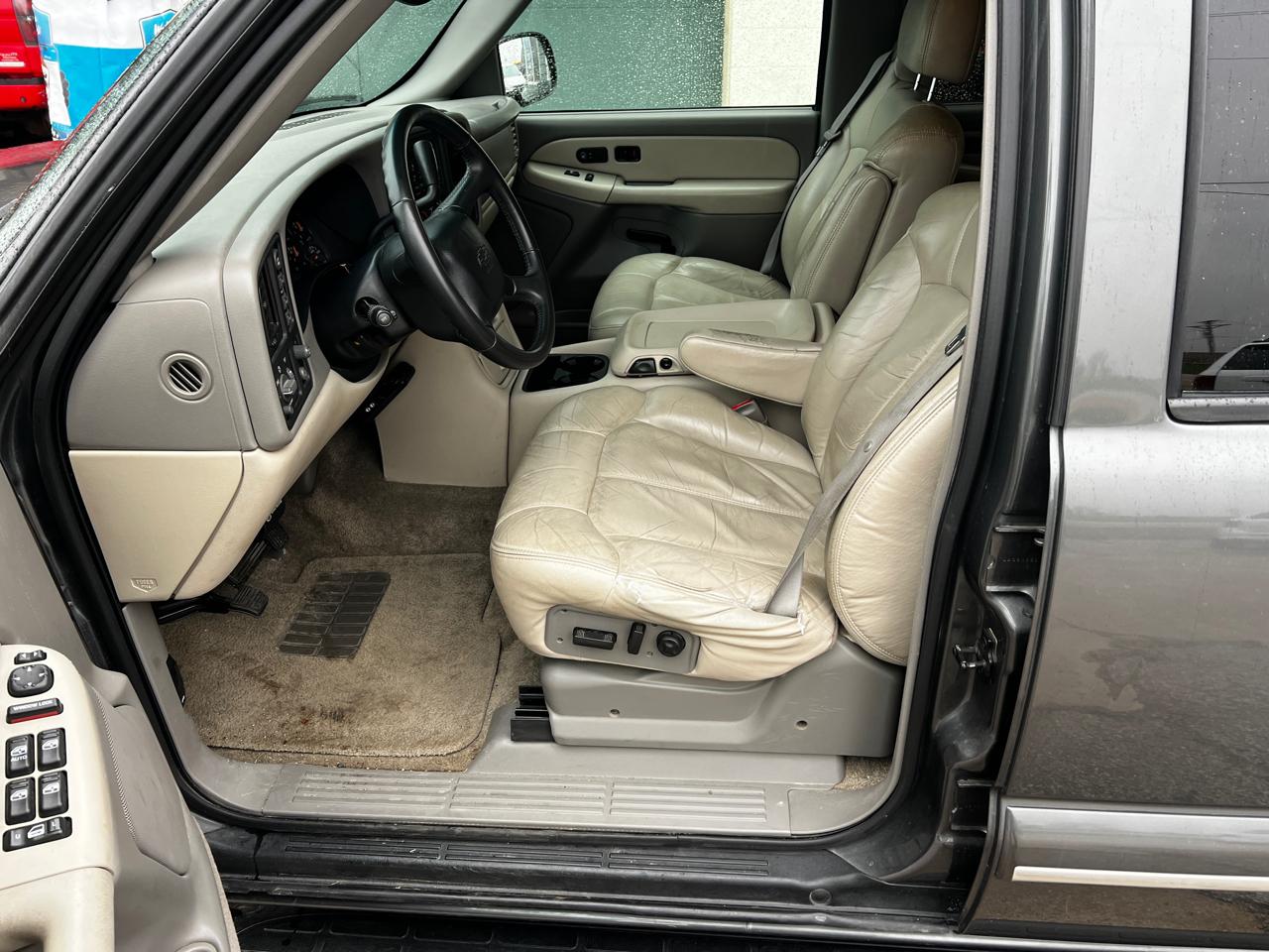 Chevrolet Tahoe 4dr 4WD LT 2001