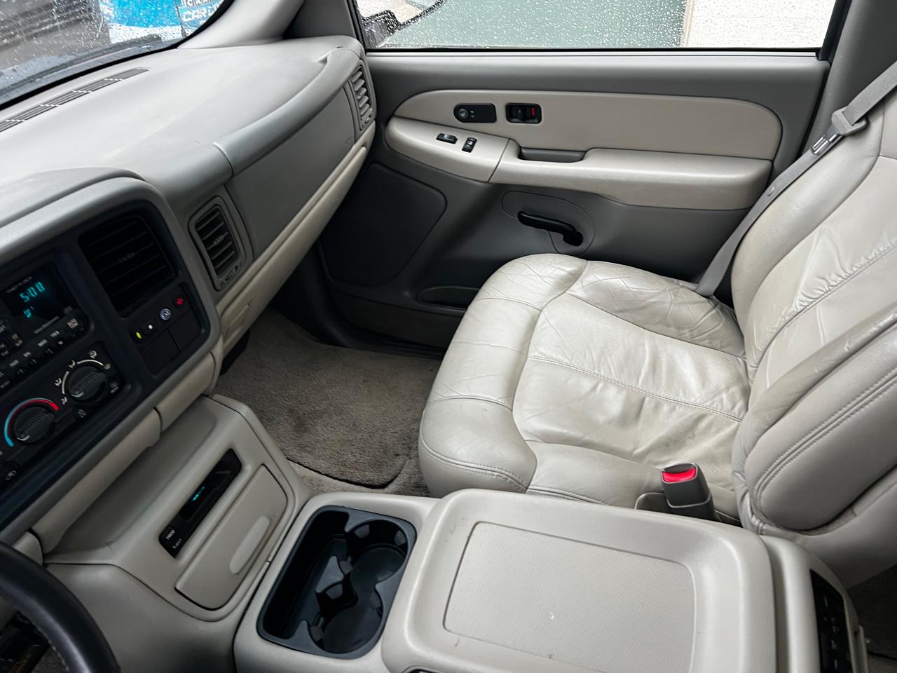 Chevrolet Tahoe 4dr 4WD LT 2001