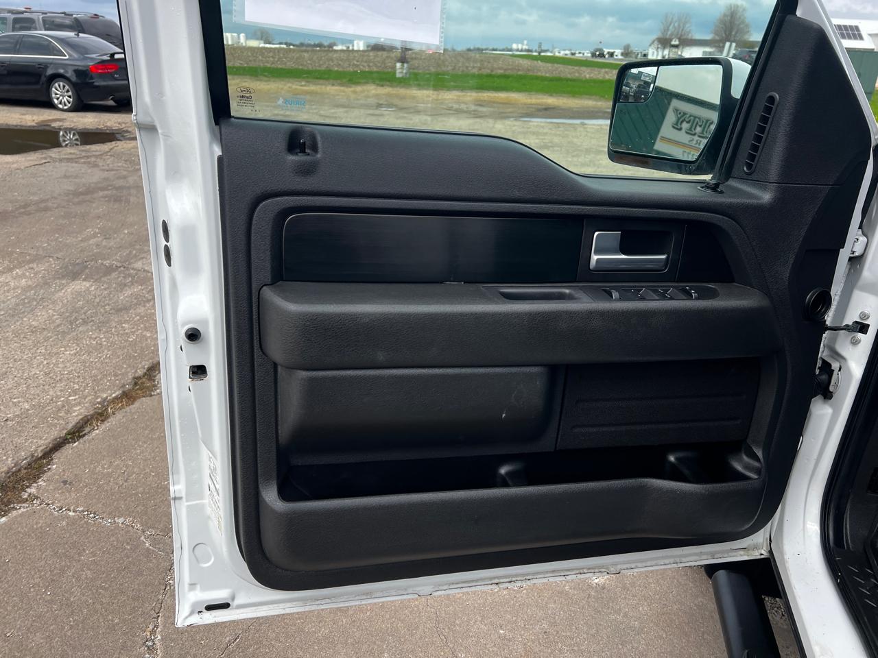 Ford F-150 4WD SuperCrew 145" Platinum 2012