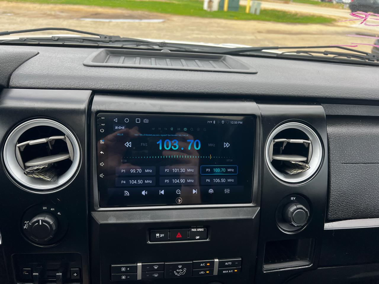 Ford F-150 4WD SuperCrew 145" Platinum 2012