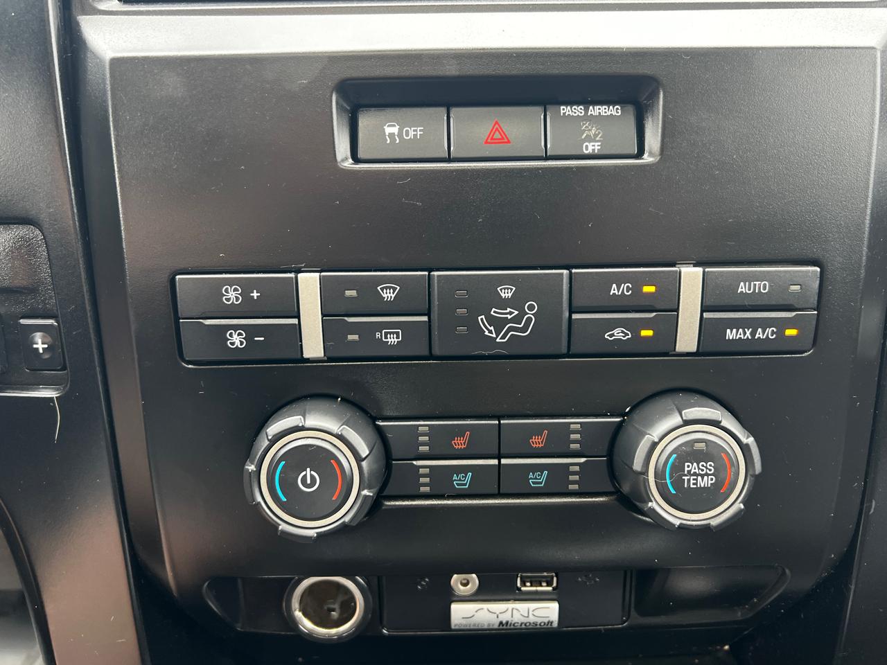 Ford F-150 4WD SuperCrew 145" Platinum 2012