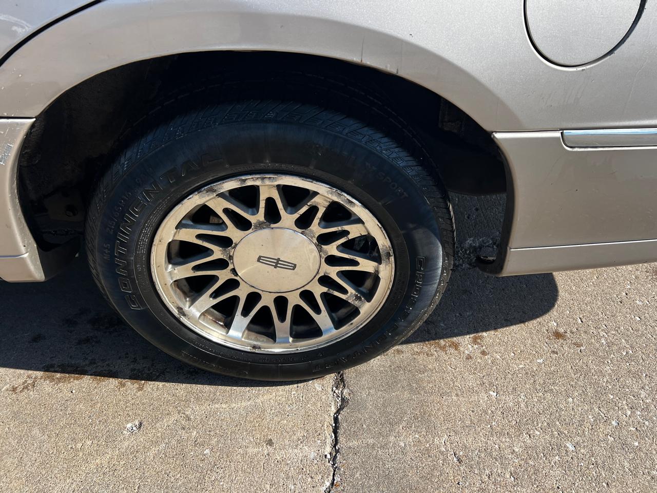 Lincoln Town Car 4dr Sdn Signature 2000