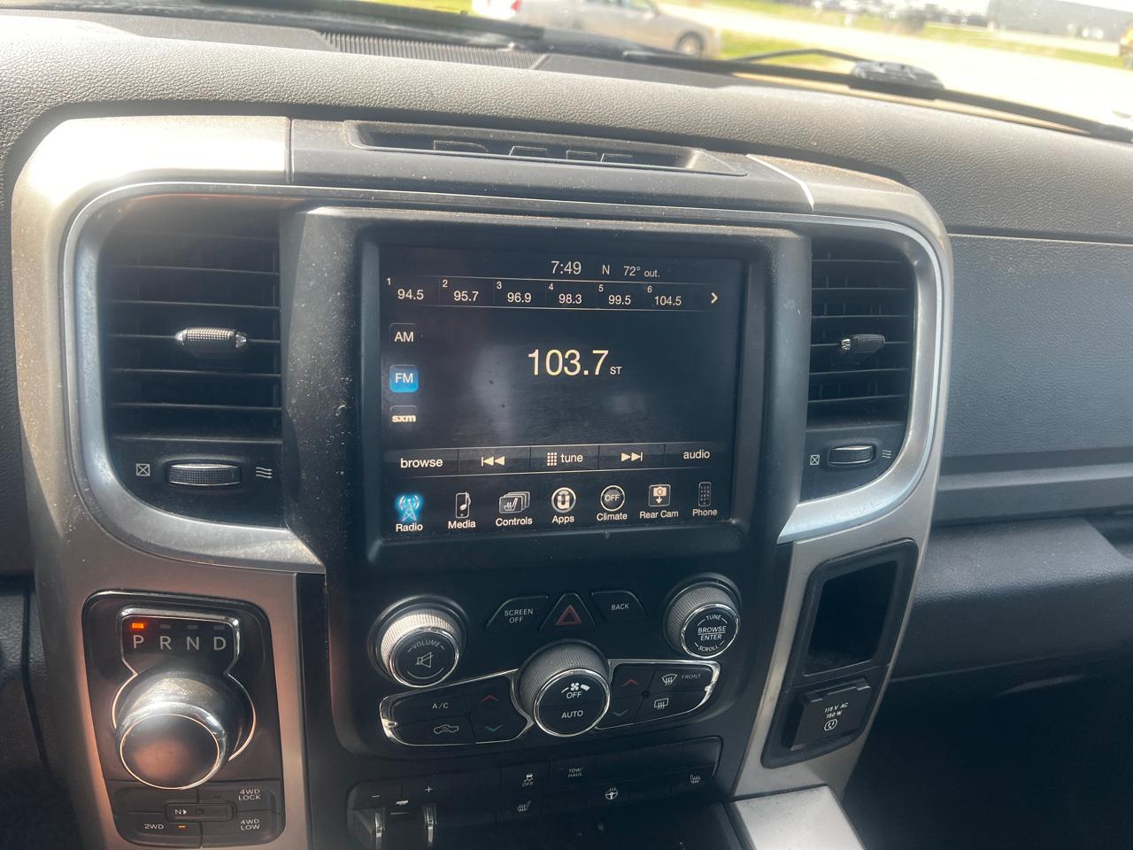 RAM 1500 4WD Quad Cab 140.5" Outdoorsman 2017