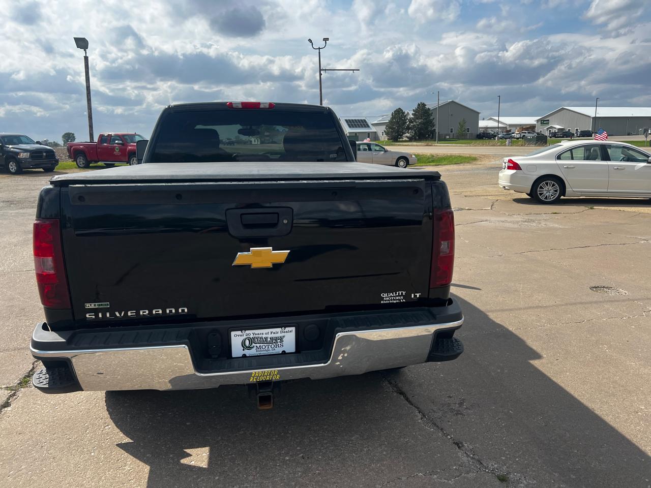 Chevrolet Silverado 1500 4WD Ext Cab 143.5" LT 2011