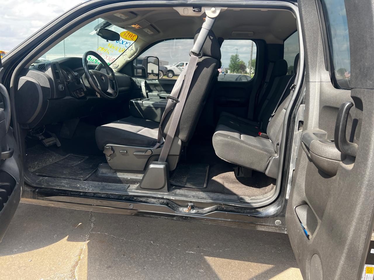 Chevrolet Silverado 1500 4WD Ext Cab 143.5" LT 2011