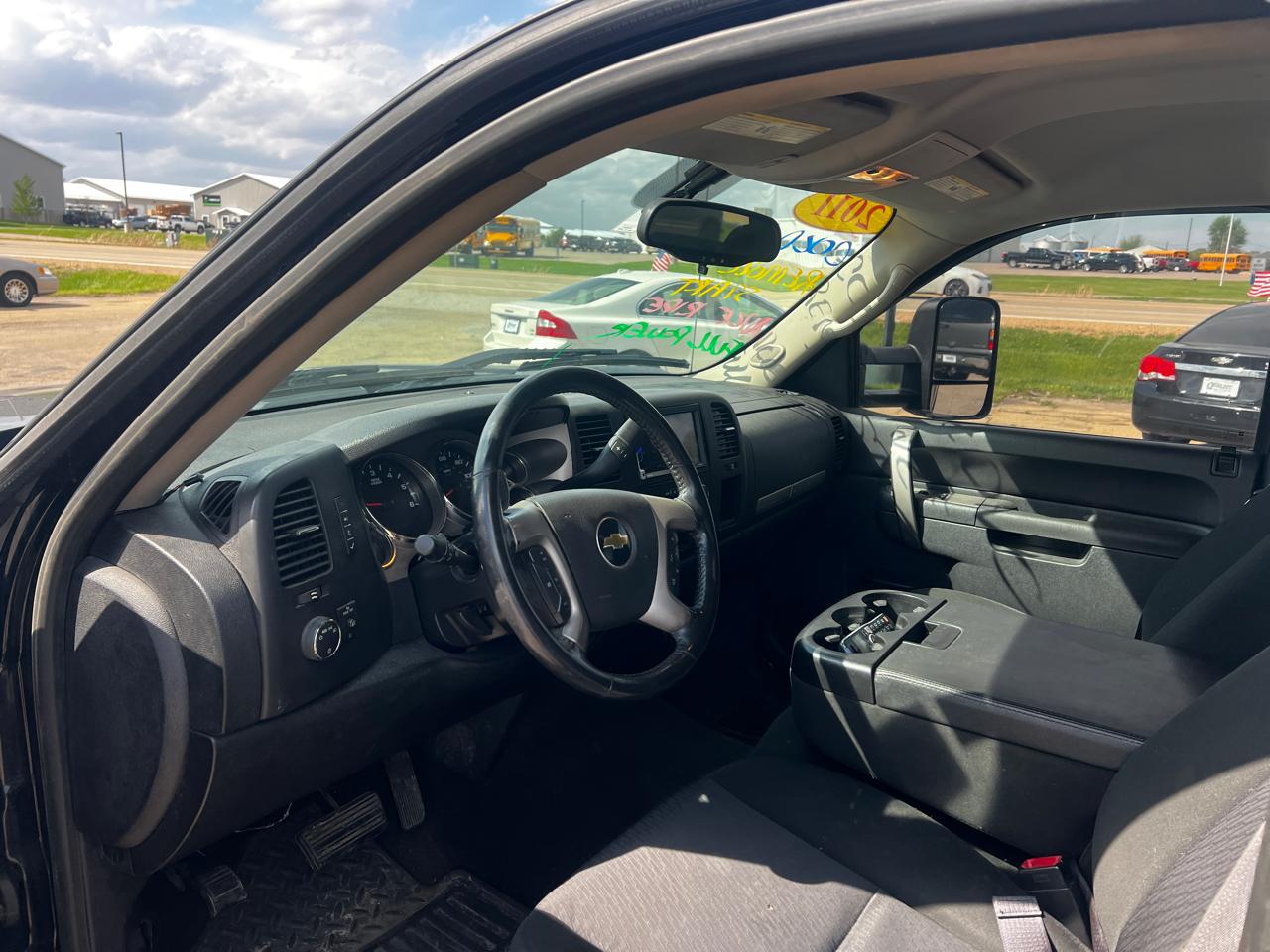 Chevrolet Silverado 1500 4WD Ext Cab 143.5" LT 2011