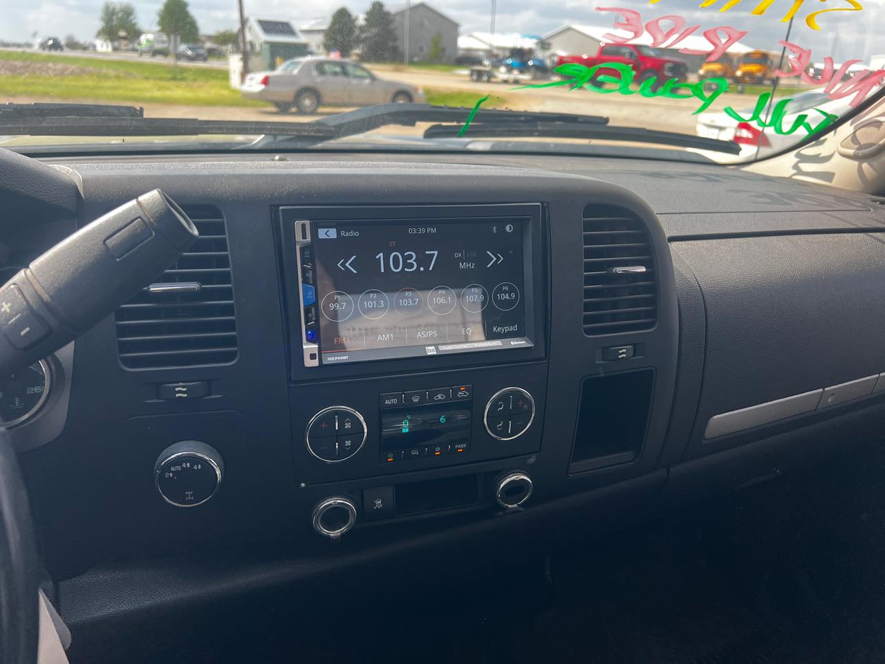 Chevrolet Silverado 1500 4WD Ext Cab 143.5" LT 2011