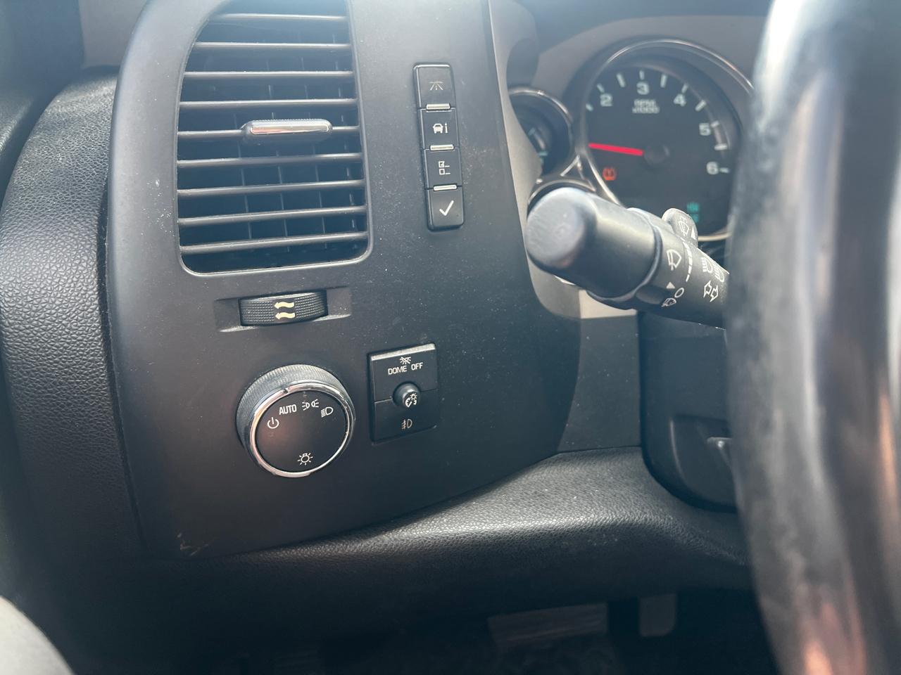 Chevrolet Silverado 1500 4WD Ext Cab 143.5" LT 2011