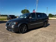 2016 Chrysler Town & Country 
