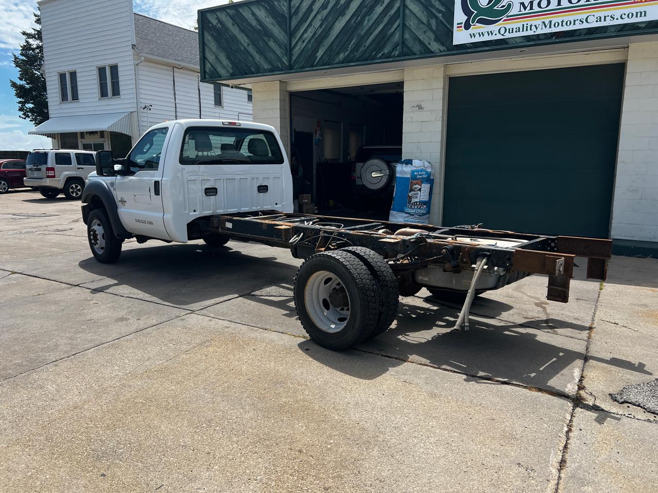 Ford Super Duty F-550 DRW 2WD Reg Cab 141" WB 60" CA XLT 2013