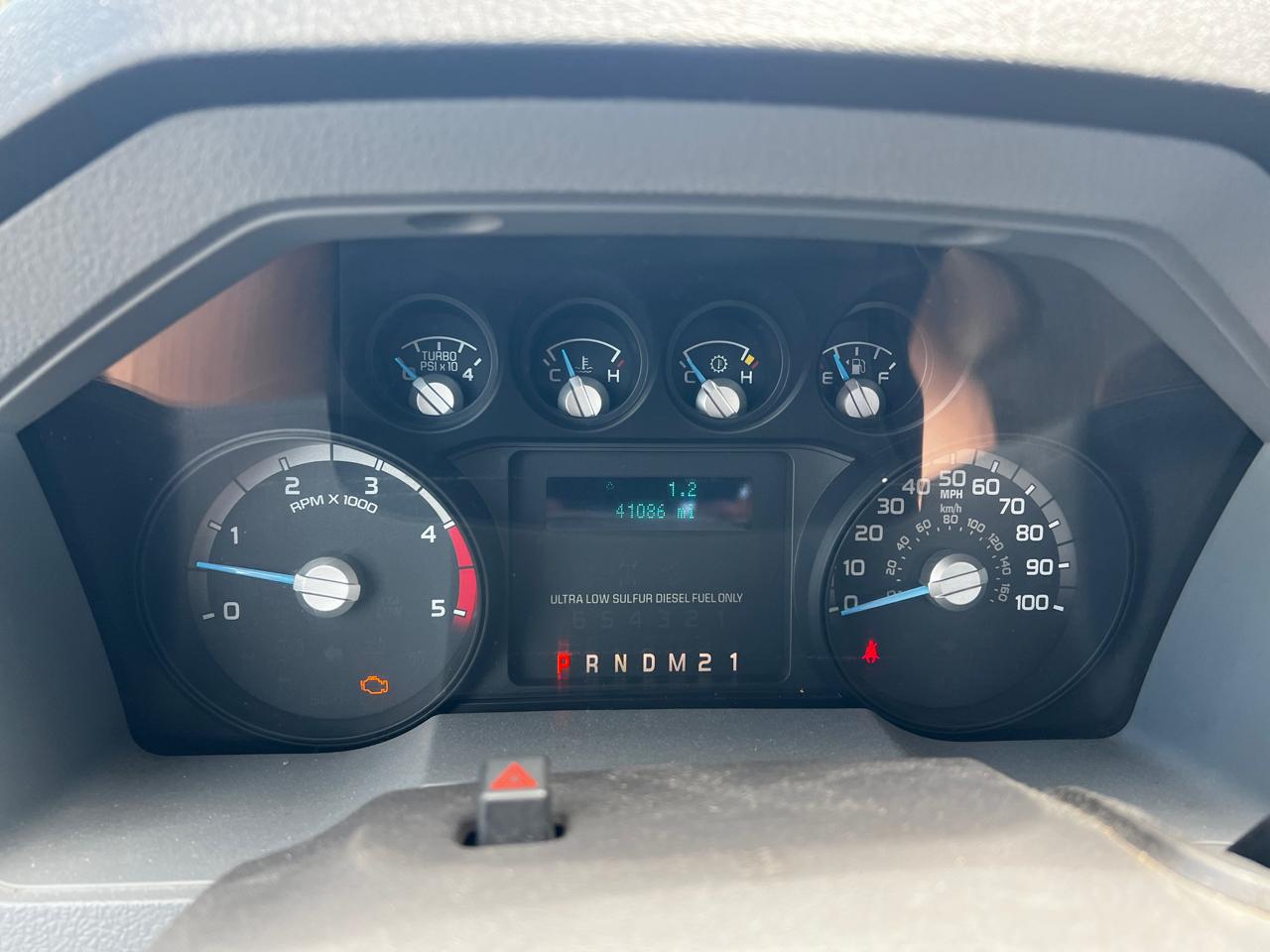 Ford Super Duty F-550 DRW 2WD Reg Cab 141" WB 60" CA XLT 2013