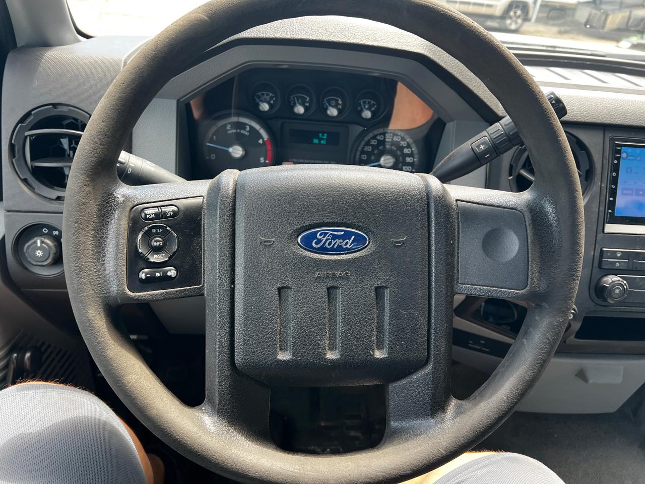 Ford Super Duty F-550 DRW 2WD Reg Cab 141" WB 60" CA XLT 2013
