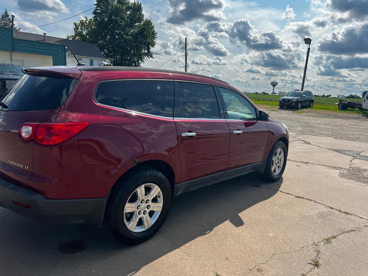 Chevrolet Traverse FWD 4dr LT w/1LT 2011