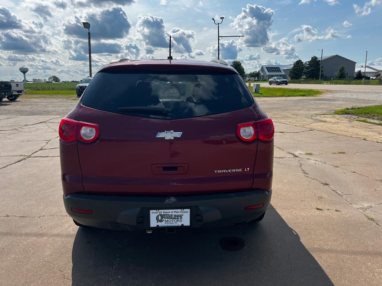 Chevrolet Traverse FWD 4dr LT w/1LT 2011
