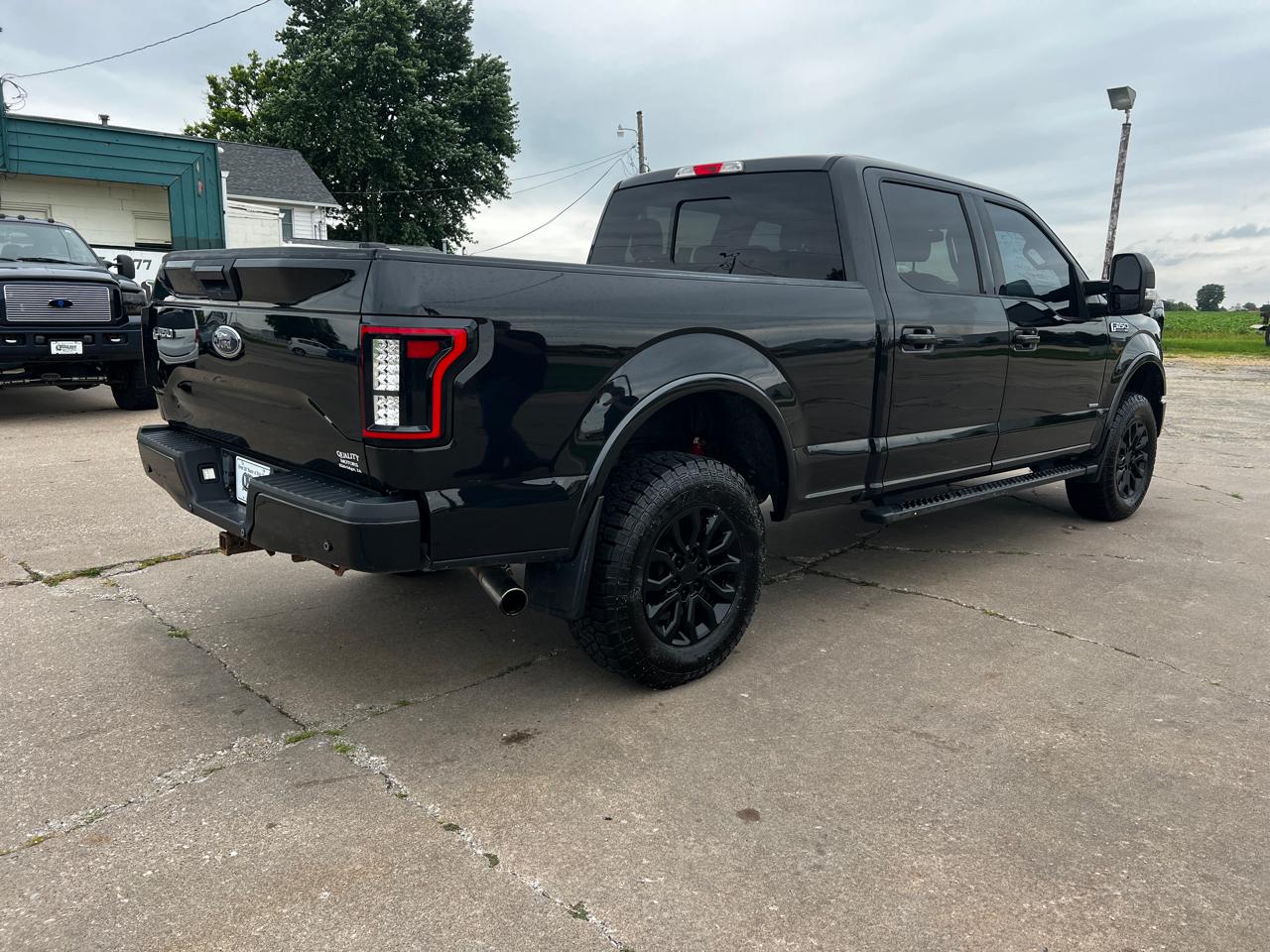 Ford F-150 4WD SuperCrew 157" Lariat w/HD Payload Pkg 2015