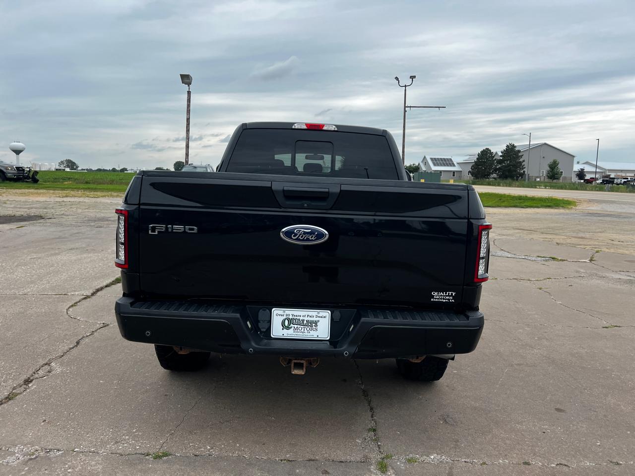 Ford F-150 4WD SuperCrew 157" Lariat w/HD Payload Pkg 2015