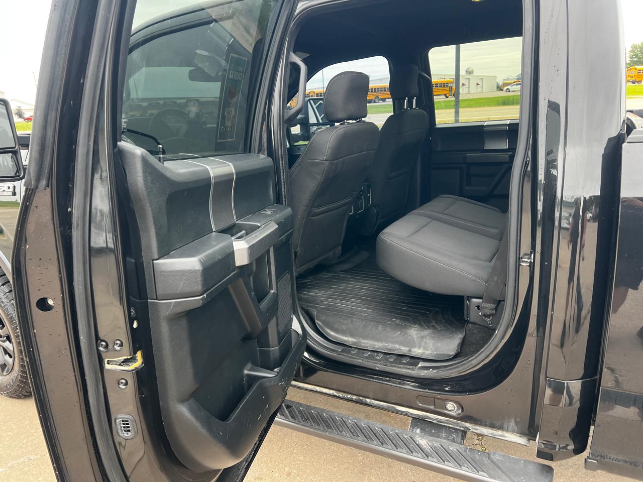 Ford F-150 4WD SuperCrew 157" Lariat w/HD Payload Pkg 2015