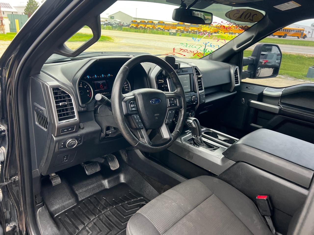 Ford F-150 4WD SuperCrew 157" Lariat w/HD Payload Pkg 2015