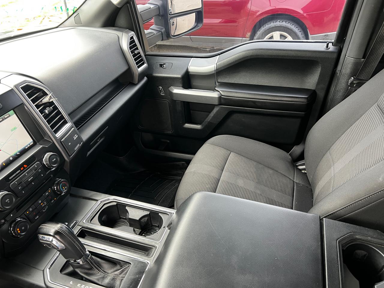 Ford F-150 4WD SuperCrew 157" Lariat w/HD Payload Pkg 2015