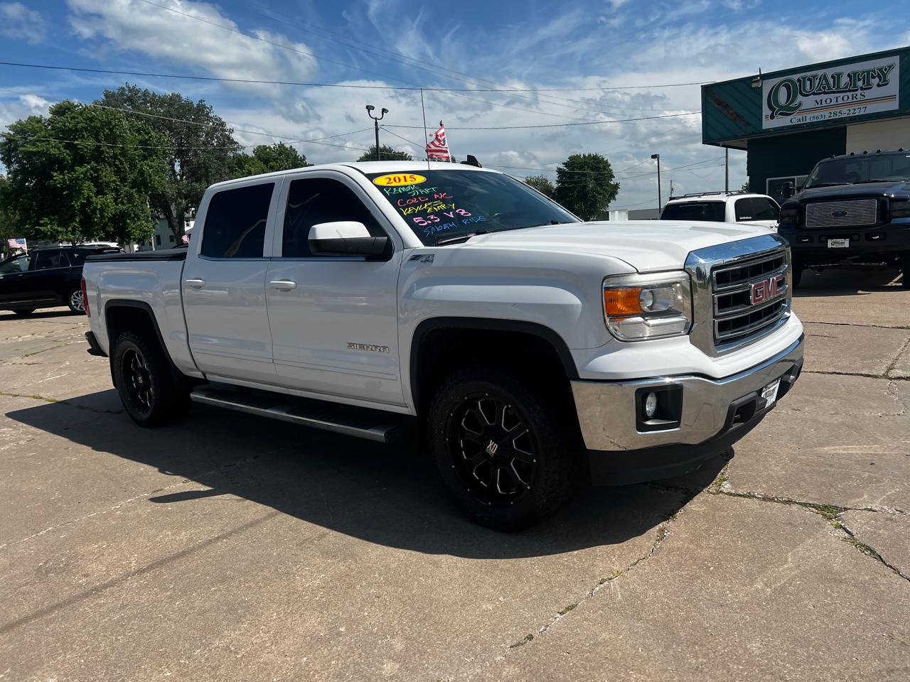 GMC Sierra 1500 4WD Crew Cab 143.5" SLE 2015