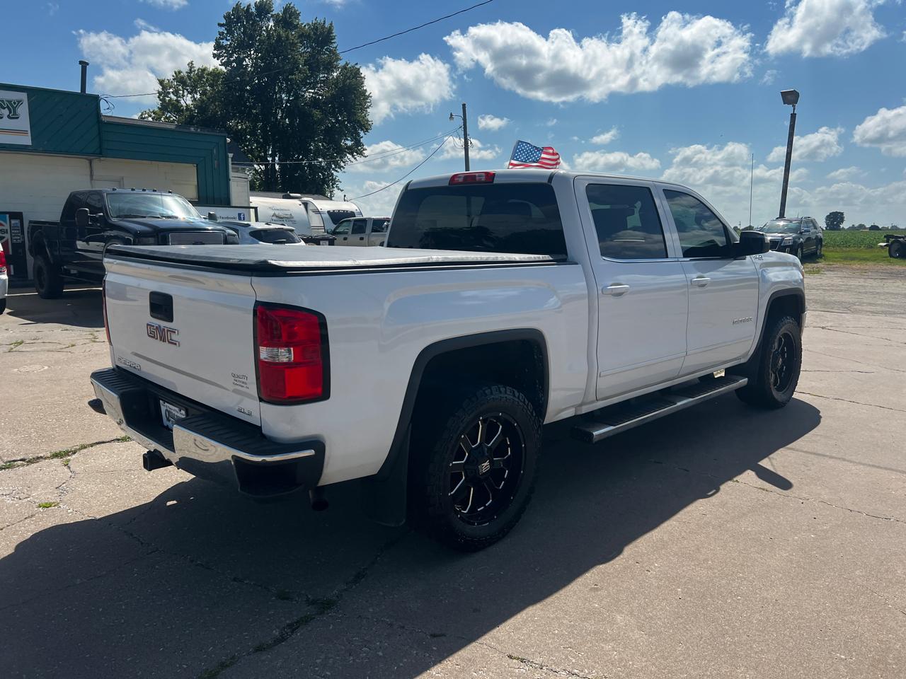 GMC Sierra 1500 4WD Crew Cab 143.5" SLE 2015