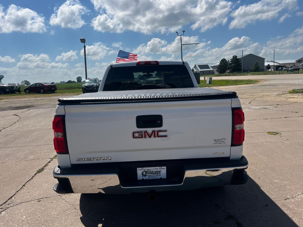 GMC Sierra 1500 4WD Crew Cab 143.5" SLE 2015