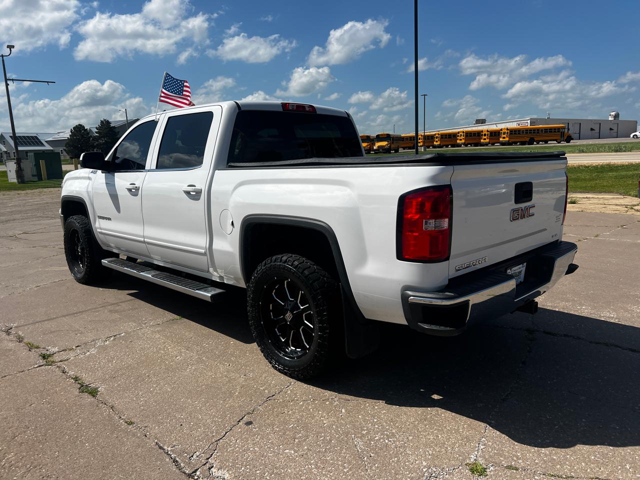 GMC Sierra 1500 4WD Crew Cab 143.5" SLE 2015