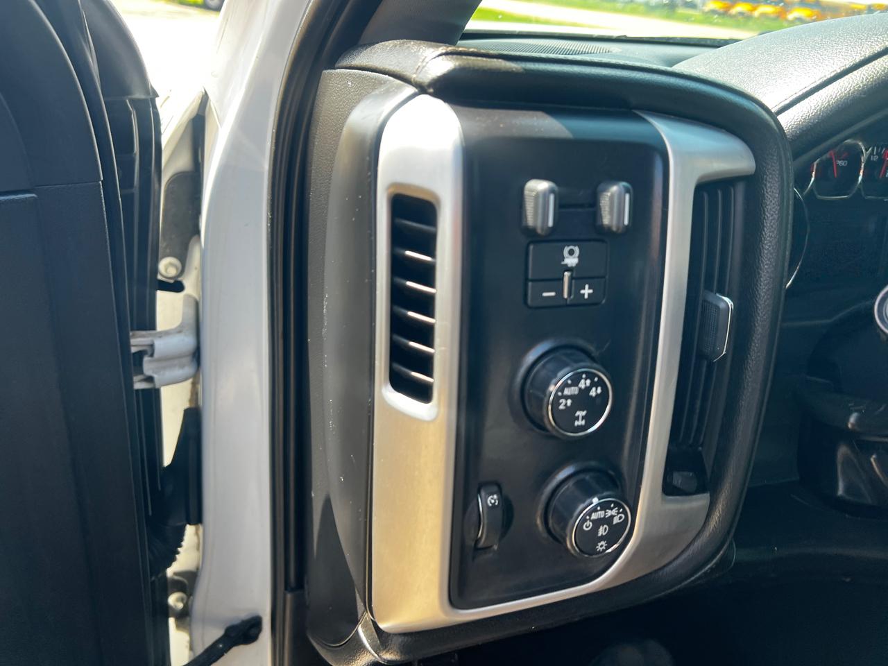 GMC Sierra 1500 4WD Crew Cab 143.5" SLE 2015