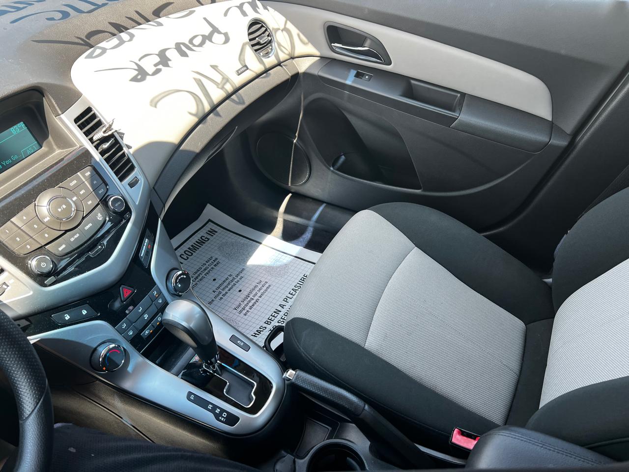 Chevrolet Cruze 4dr Sdn LS 2011