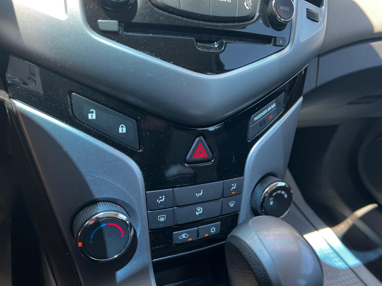Chevrolet Cruze 4dr Sdn LS 2011