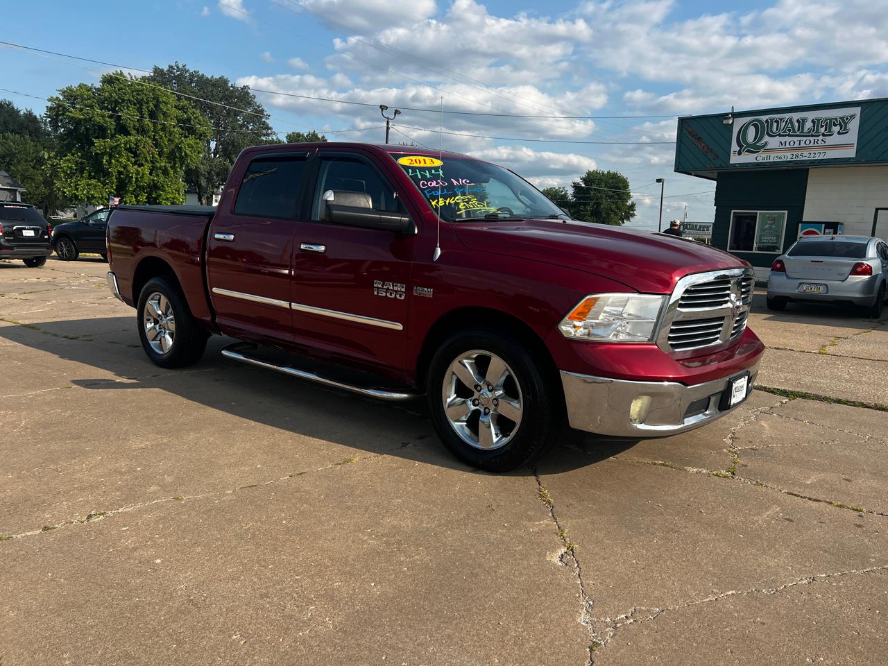 RAM 1500 4WD Crew Cab 140.5" Lone Star 2013