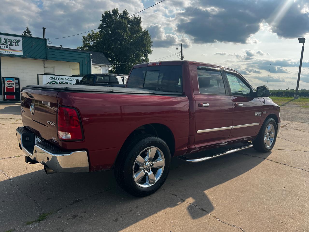 RAM 1500 4WD Crew Cab 140.5" Lone Star 2013