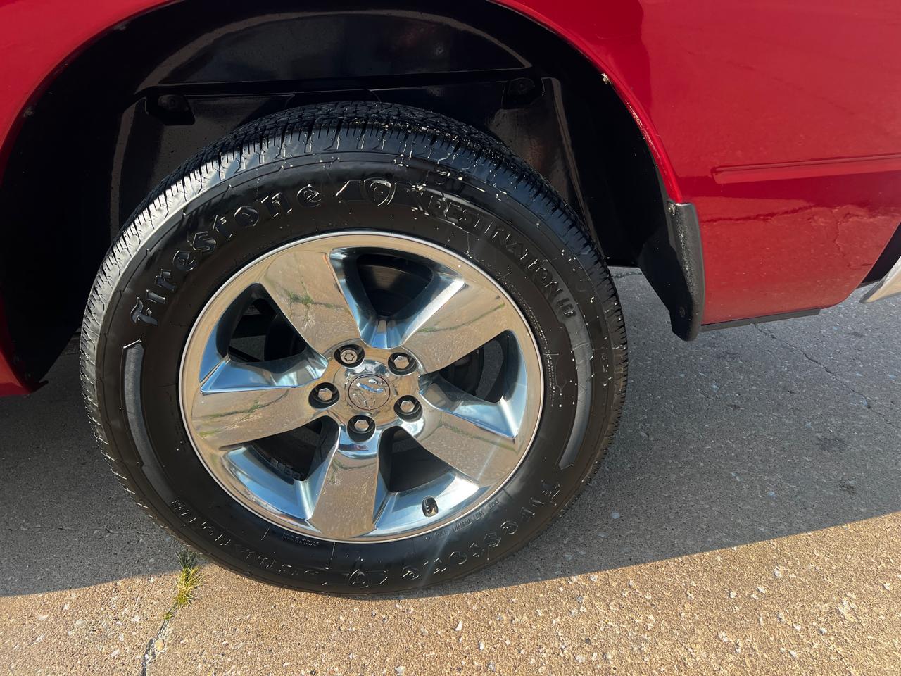 RAM 1500 4WD Crew Cab 140.5" Lone Star 2013