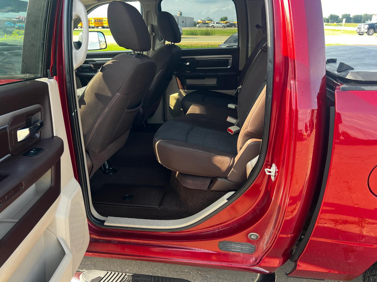 RAM 1500 4WD Crew Cab 140.5" Lone Star 2013