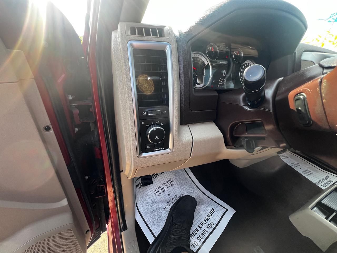 RAM 1500 4WD Crew Cab 140.5" Lone Star 2013