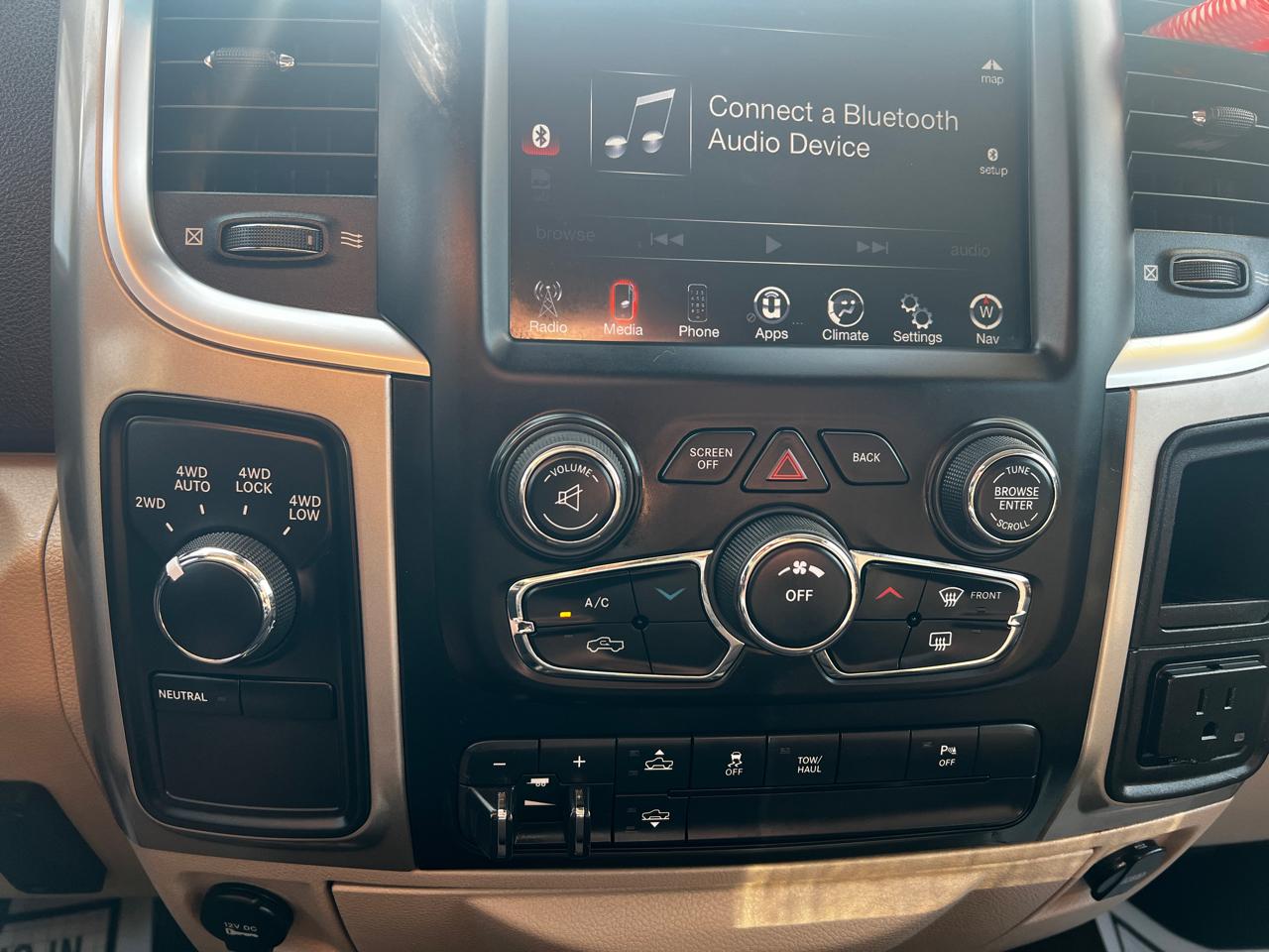 RAM 1500 4WD Crew Cab 140.5" Lone Star 2013