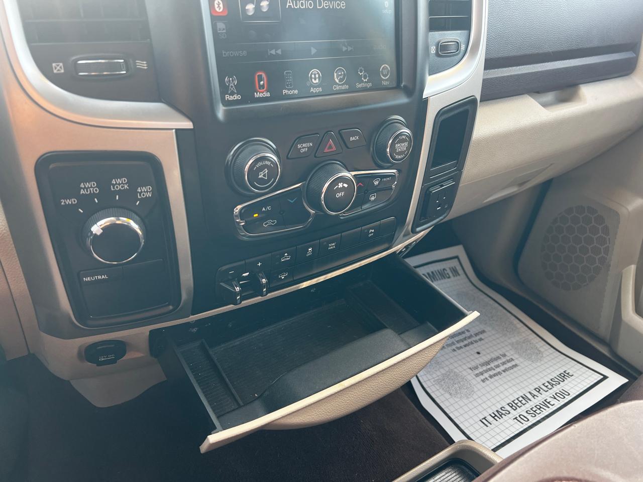 RAM 1500 4WD Crew Cab 140.5" Lone Star 2013