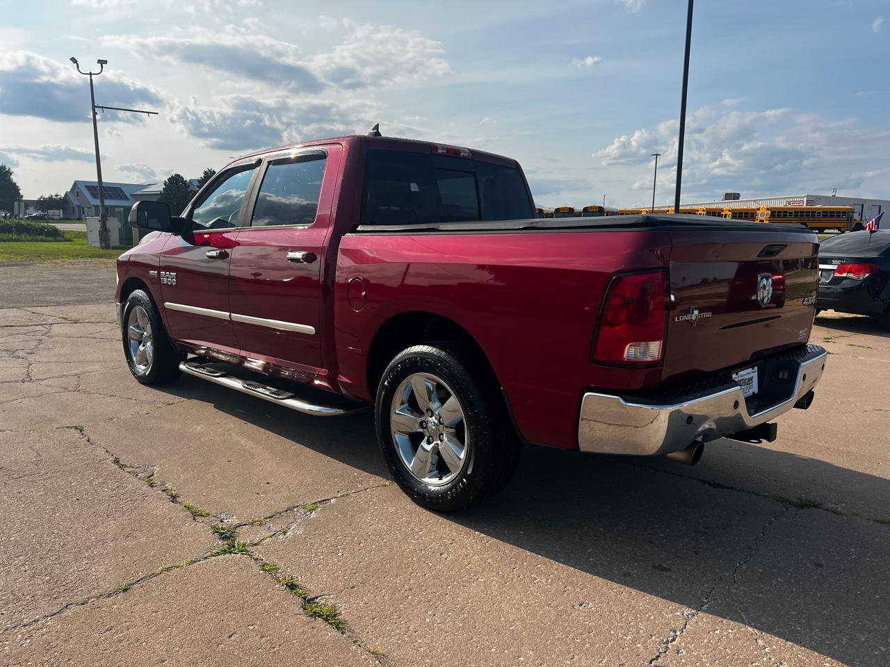 RAM 1500 4WD Crew Cab 140.5" Lone Star 2013