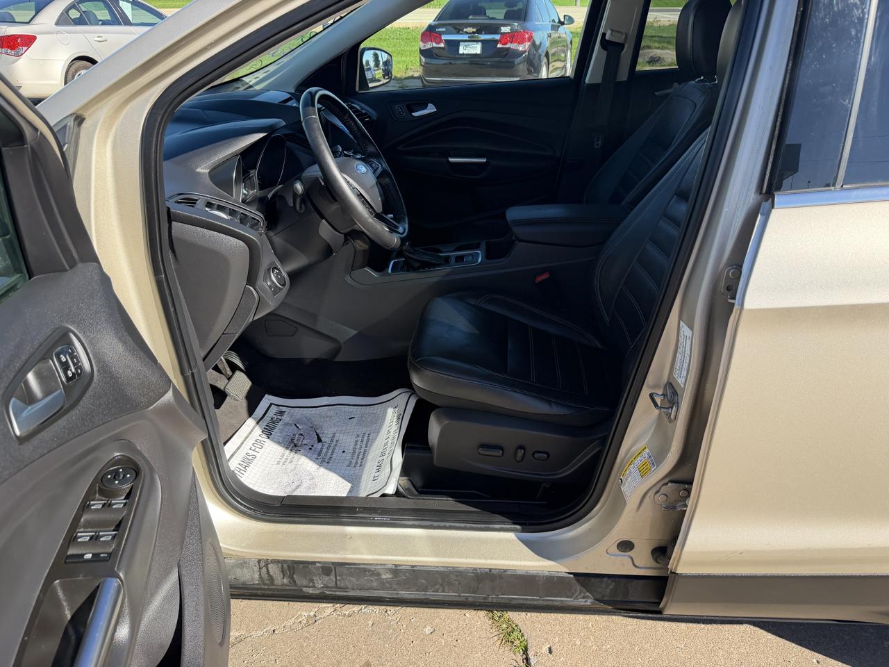 Ford Escape Titanium 4WD 2017