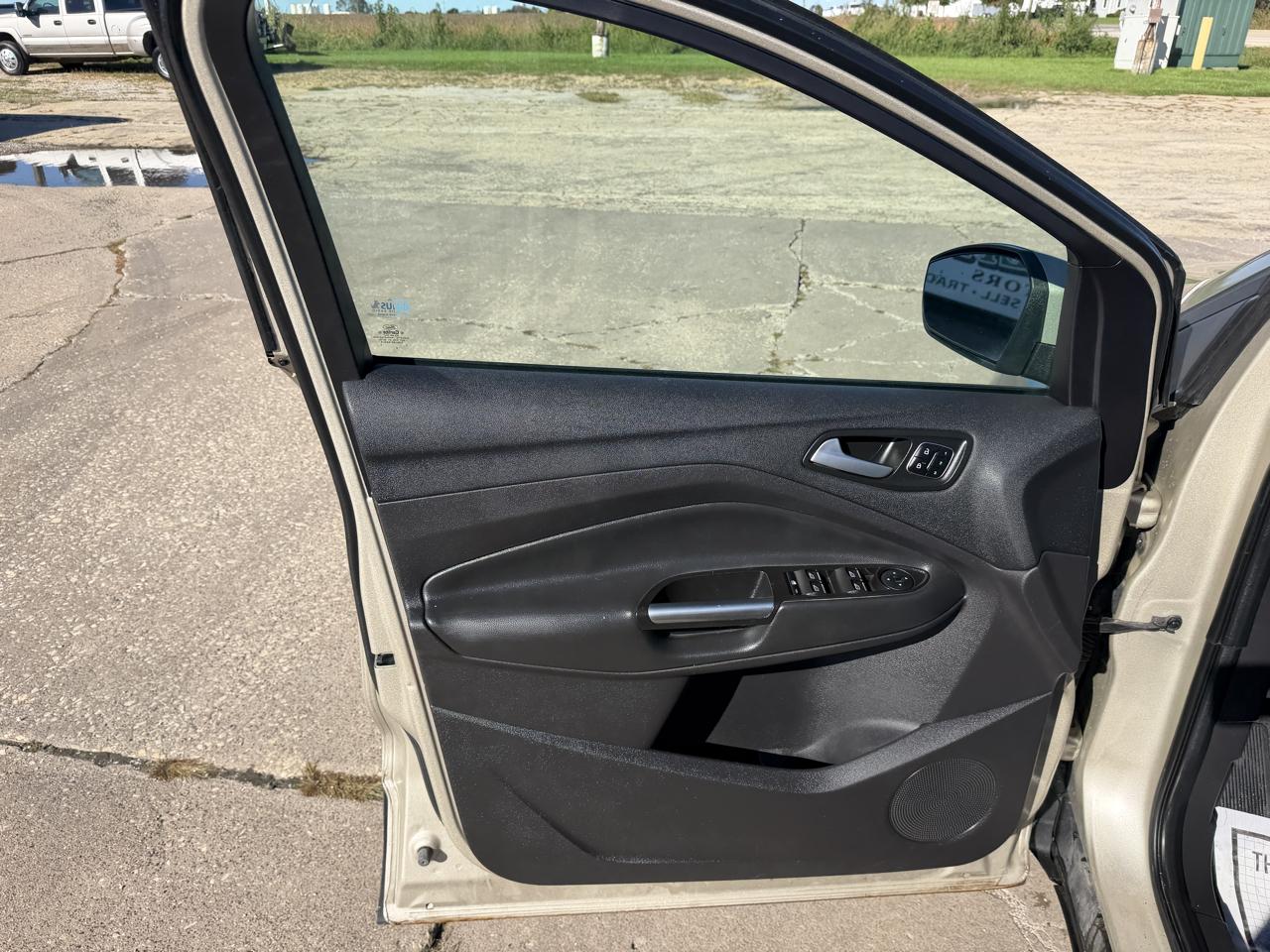 Ford Escape Titanium 4WD 2017
