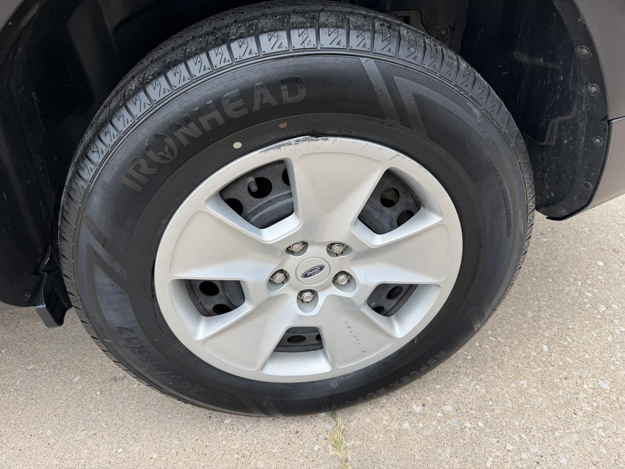 Ford Explorer 4WD 4dr Base 2013