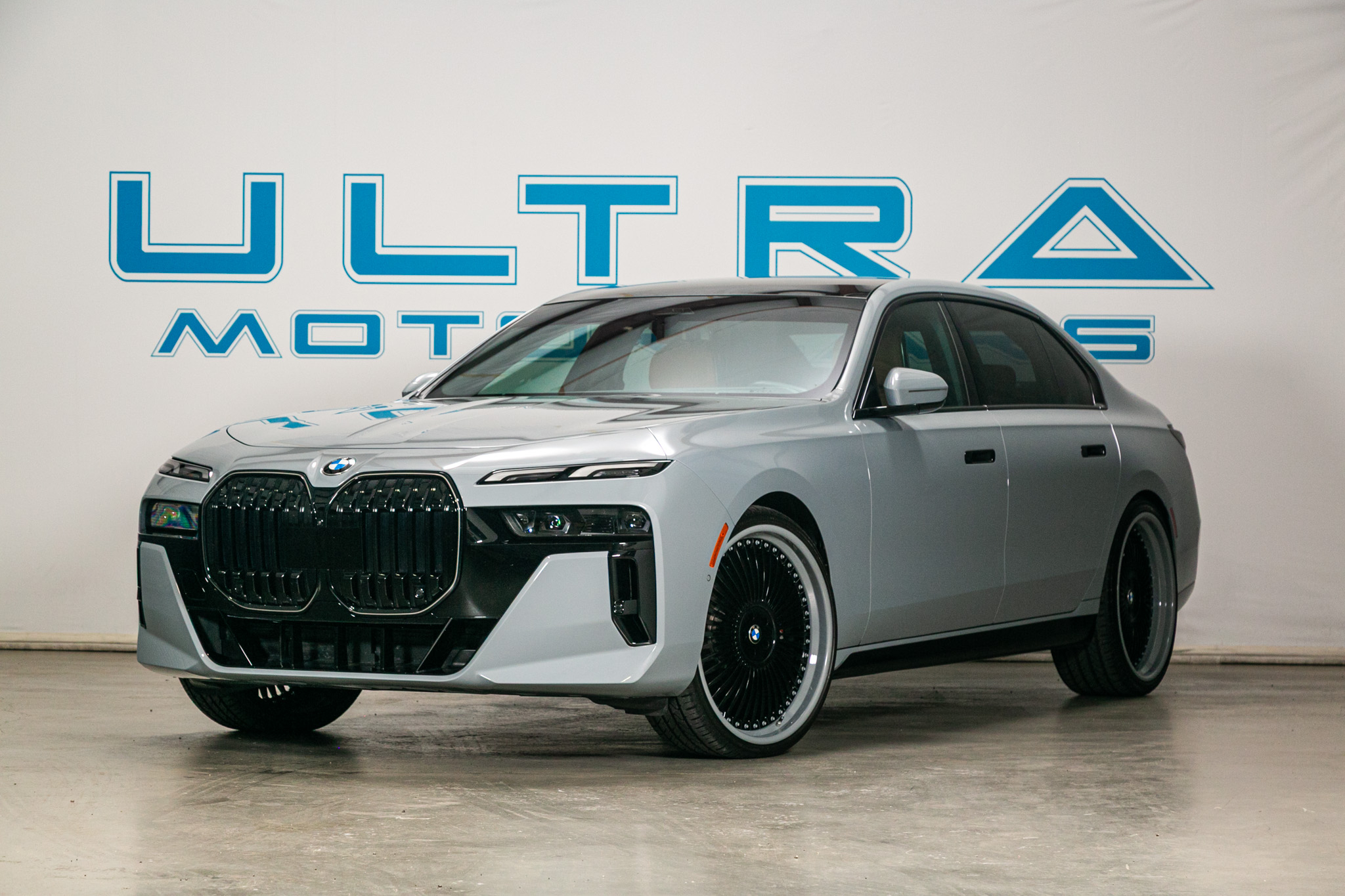 BMW 7 Series 740i Sedan 2024